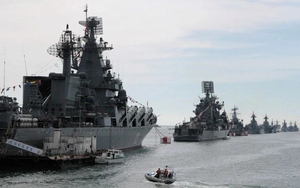 Anh phát hiện Nga sử dụng xà lan để bảo vệ Hạm đội Biển Đen
