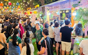 Kỷ lục lượng người tham gia lễ hội ẩm thực tại TP.HCM, tìm chỗ để ngồi ăn cũng không dễ