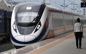 Phó Thủ tướng Trần Hồng Hà yêu cầu Bộ GTVT giải trình các ý kiến về đường sắt tốc độ cao Bắc - Nam