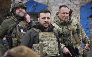 Ukraine đứng bên bờ vực trước làn sóng pháo kích của Nga