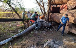 Clip: Trực thăng quân sự Philippines bất ngờ rơi khiến toàn bộ tổ lái thiệt mạng