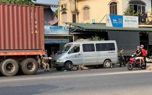 Tai nạn giữa xe container, ôtô khách và xe máy, 1 thanh niên tử vong
