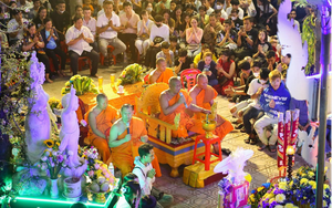 Hàng ngàn đồng bào tham gia lễ hội Tết Chôl Chnăm Thmây tại TP.HCM