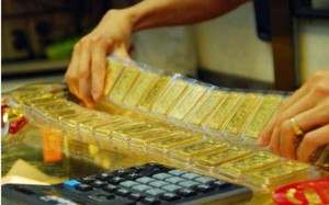 Đấu thầu vàng SJC: Giá vàng trong nước hạ nhiệt, nhà đầu tư vàng giá cao lỗ nặng?