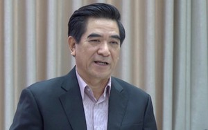 Cựu Chủ tịch UBND tỉnh Lào Cai Doãn Văn Hưởng tạo điều kiện cho doanh nghiệp khai thác quặng trái phép như nào?