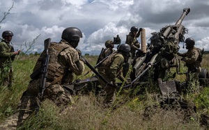 Quan chức NATO tin Ukraine sẽ 'thắng thế' trước Nga khi vũ khí Mỹ có thể đang được chuyển gấp tới Kiev