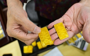 Cập nhật giá vàng hôm nay 24/4: Vàng SJC bất ngờ bật tăng mạnh, vượt mốc 84 triệu đồng/lượng