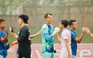 Thủ môn Bùi Tấn Trường bật mí lý do “quay xe”, gia nhập Hà Nội FC