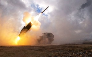 Mỹ vội vã chuyển đạn, vật tư quân sự quan trọng tới Ukraine