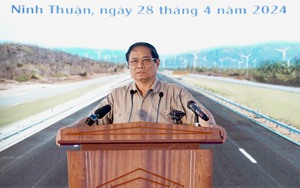 Thủ tướng Phạm Minh Chính cắt băng khánh thành tại cao tốc Cam Lâm – Vĩnh Hảo