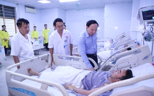Bí thư Quảng Ninh thăm, động viên công nhân bị thương trong sự cố hầm lò tại Công ty Than Thống Nhất