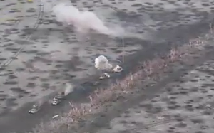 Clip: Lực lượng Ukraine tung đòn phá hủy nhiều xe tăng, chặn đứng bước tiến của quân Nga