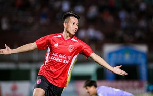 Lê Thanh Phong 1m76 - Cầu thủ nội ghi 10/12 trận, có gì đặc biệt?