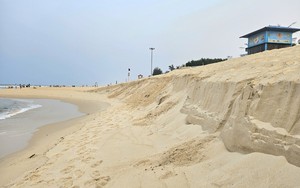 Quảng Bình: Cần sớm có phương án khắc phục xói lở bãi biển Bảo Ninh để hút khách du lịch