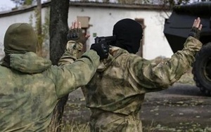 Liều lĩnh 'đơn thương độc mã' xông vào chiến hào của Ukraine, lính thủy đánh bộ Nga bị bắt sống