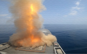 Quân đội Mỹ giáng đòn nặng, phá hủy hệ thống phòng không và UAV của Houthi trên Biển Đỏ