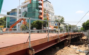 TP.HCM: Sắp thông xe cầu vượt tạm ở cửa ngõ sân bay Tân Sơn Nhất 