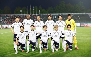 Công Phượng lại bị Yokohama FC “bỏ rơi