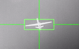 Clip: Khoảnh khắc UAV trị giá hàng chục triệu USD của Mỹ bị nhóm vũ trang Houthi bắn rơi