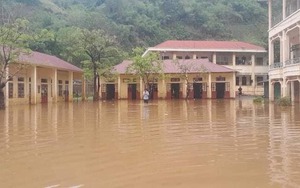 Một trường ở Sơn La cho gần 200 học sinh nghỉ học vì bị ngập trong biển nước