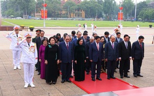 Lãnh đạo Đảng, Nhà nước vào Lăng viếng Chủ tịch Hồ Chí Minh nhân dịp 70 năm Chiến thắng Điện Biên Phủ