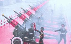Clip: Âm thanh đại bác vang vọng Tây Bắc trong Lễ Kỷ niệm 70 năm Chiến thắng Điện Biên Phủ