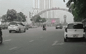 Clip NÓNG 24h: Thanh niên đi xe máy phóng nhanh gây tai nạn thương tâm tại Phú Thọ