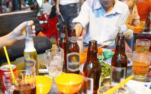 Đề xuất đánh thuế tiêu thụ đặc biệt 100% đối với rượu bia, nước giải khát có đường bị đưa vào diện chịu thuế