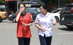 Phụ huynh, học sinh nóng lòng chờ điểm chuẩn vào lớp 10 ở Quảng Ninh năm 2024