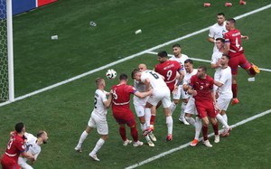 Jovic ghi bàn phút 90+5, Serbia nhen nhóm hy vọng vào vòng 1/8 EURO 2024