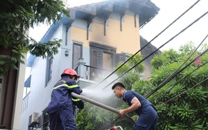 Cháy tầng 3 ngôi nhà, cột khói cao hàng chục mét tại Đà Nẵng