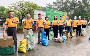 Nghệ An: Nông dân phường Nghi Thủy cùng nhau thu gom rác thải, làm sạch môi trường biển - Ảnh 5.