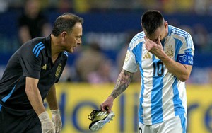 Messi dính chấn thương, bật khóc khi rời sân 