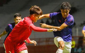 CĐV U19 Myanmar vui mừng khi đội nhà cầm hòa U19 Việt Nam