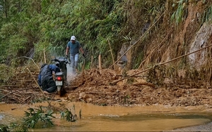 Mưa lớn gây lũ lụt, sạt lở ở Mù Cang Chải (Yên Bái), đường đèo Khau Phạ nhiều đoạn bị chia cắt