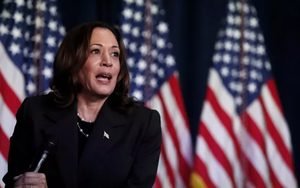 Giành đủ phiếu để được đề cử của Đảng Dân chủ, bà Kamala Harris phá vỡ kỷ lục quyên góp