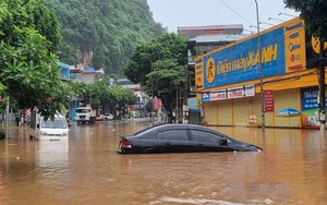 Phó Chủ tịch UBND tỉnh Sơn La kiểm tra công tác ứng phó hoàn lưu cơn bão số 3 Yagi - Ảnh 9.