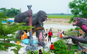 Chàng trai Bắc Giang làm mô hình nhân vật khổng lồ từ phim ảnh khiến nhiều người trầm trồ