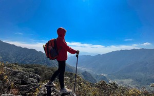 Cô gái 26 tuổi bỏ công việc văn phòng với mức lương ổn định, lên núi trở thành trekking tự do