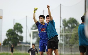 Chuyển nhượng V.League hôm nay 2024 - CLB TP.HCM tiết lộ chi tiết đặc biệt trong hợp đồng "bom tấn"- Ảnh 11.