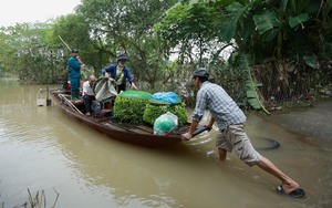 Mưa lớn như trút nước trong đêm, nhiều tuyến phố ở Hà Nội ngập thành sông- Ảnh 11.