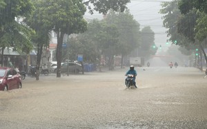 KHẨN: Trung tâm Khí tượng: Mưa lớn dài ngày, nhiều điểm có nguy cơ sạt lở cao, đó là khu vực nào? - Ảnh 6.