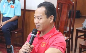 Lê Văn Công: "Giành HCĐ cử tạ Paralympic 2024 xong, tay tôi xụi luôn, không thể cầm đũa ăn cơm" - Ảnh 8.