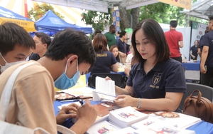 Bảng lương mới nhân viên thư viện trường học từ 1/7/2024: Ý kiến từ các thầy cô- Ảnh 2.