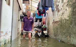 Sông Tô Lịch "hồi sinh" sau mưa lớn, người Hà Nội quăng chài, mang cần câu đánh bắt cá  - Ảnh 15.