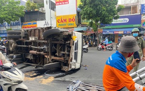 Mới sáng sớm cửa ngõ Tây Bắc TP.HCM đã ùn ứ giao thông nghiêm trọng do tai nạn chết người - Ảnh 4.