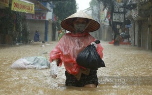 Cứu trợ đồng bào vùng lũ tự phát: Quán ăn phục vụ cơm miễn phí các đoàn đi thực hiện cứu trợ - Ảnh 5.