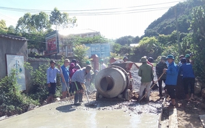 Trưởng ban Tuyên giáo Trung ương kiểm tra công tác khắc phục hậu quả mưa lũ tại Sơn La - Ảnh 8.