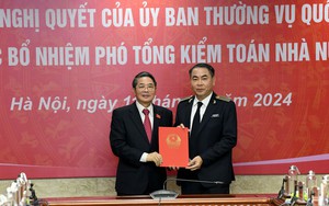 Phó Thủ tướng thường trực Nguyễn Hòa Bình ký quyết định phê chuẩn, miễn nhiệm nhân sự - Ảnh 4.