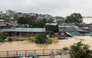 Bắc Ninh: Dọc tuyến sông Đuống, tranh thủ nước lũ lên, người dân rủ nhau ra đánh bắt cá kiếm thêm - Ảnh 14.